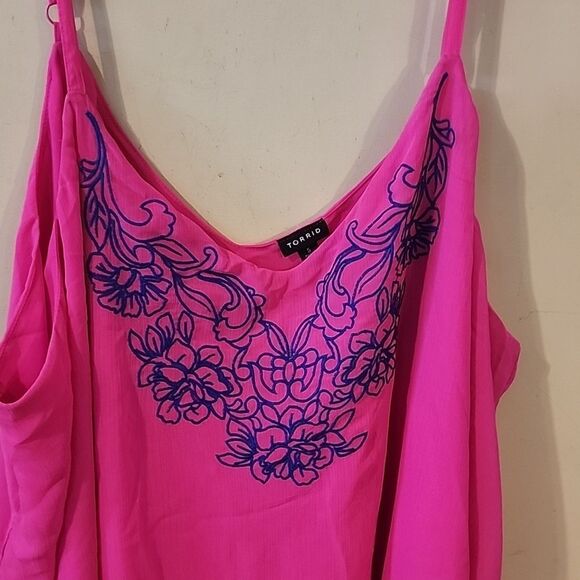 Beautiful embroidered torrid top size 5 perfect condition - Picture 1 of 5